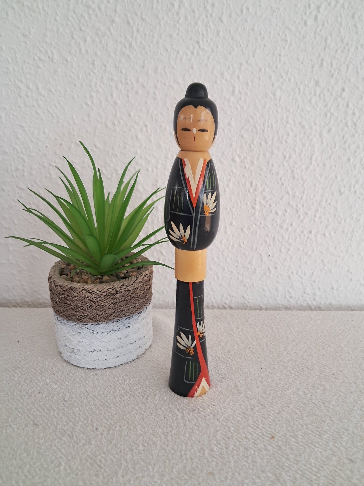 Elegant vintage sosaku kokeshi