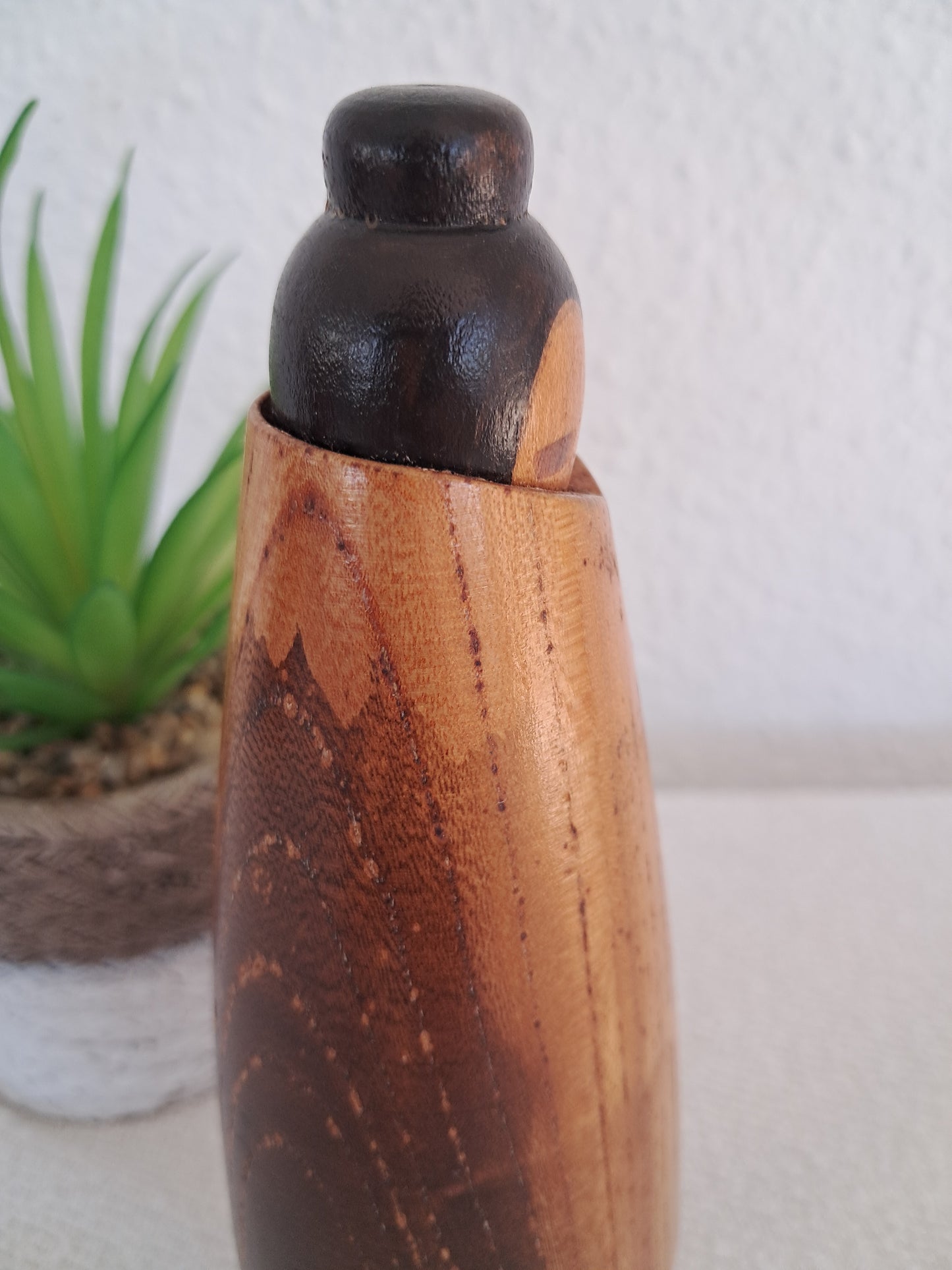 Exclusive vintage Sosaku kokeshi made by Sanpei Yamanaka (1926-2012)