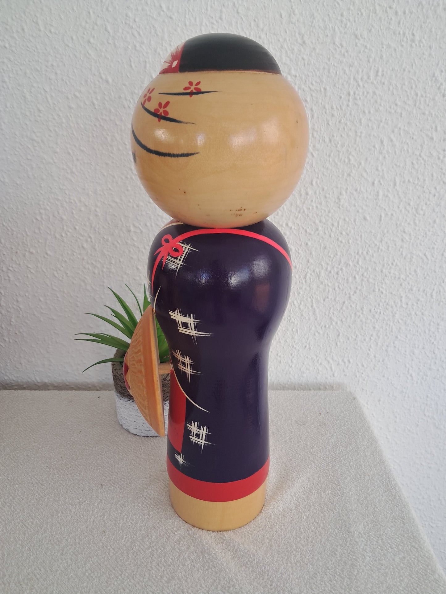 Rare exclusive creative kokeshi by Kishi Sadao (1932-1998) - XL 36cm