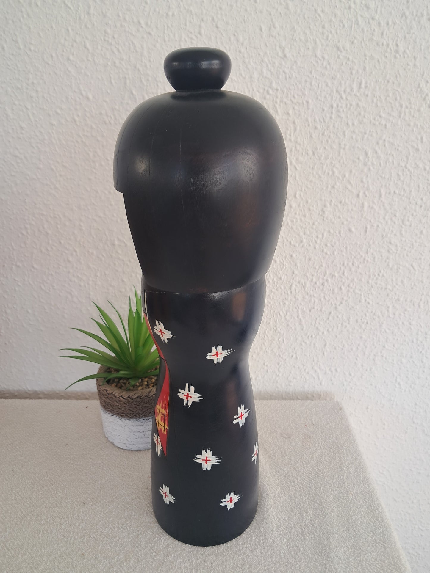 Rare Exclusive creative kokeshi by Kishi Sadao (1932-1998) XL 37cm