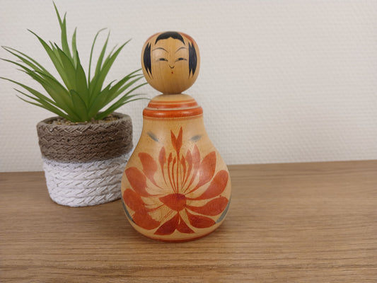 Vintage Ejiko kokeshi from the Naruko strain by Takihima Shigeru