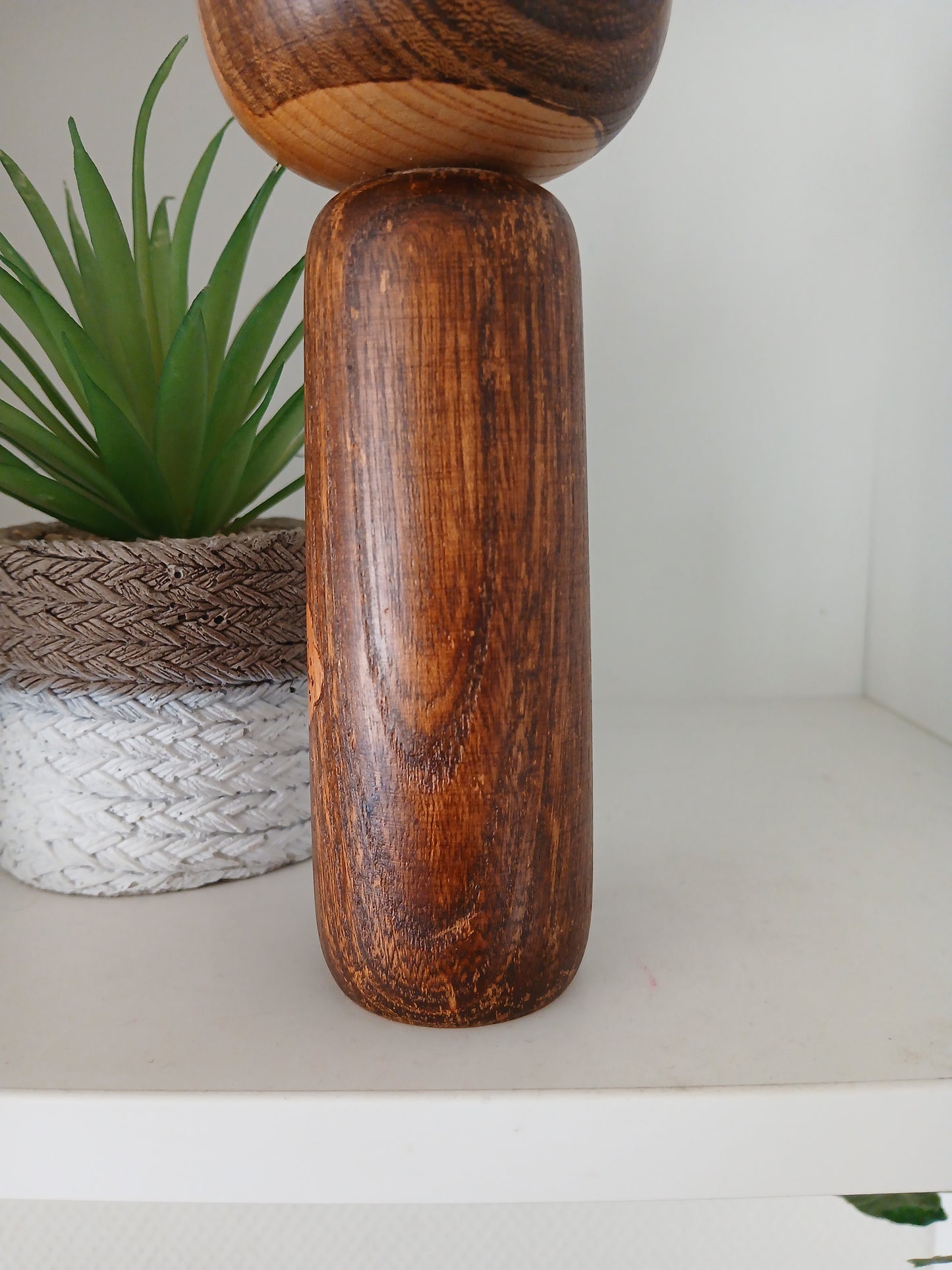 Lovely vintage Sosaku kokeshi by Yamakawa Isamu (1928-)