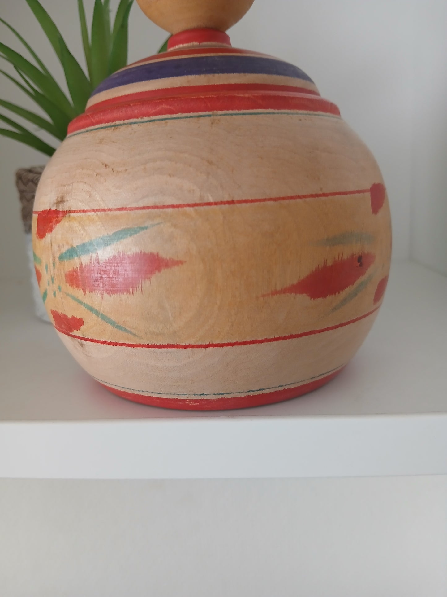 Vintage Ejiko kokeshi from the Nakanosawa strain by Fukuchi Yoshio - With container