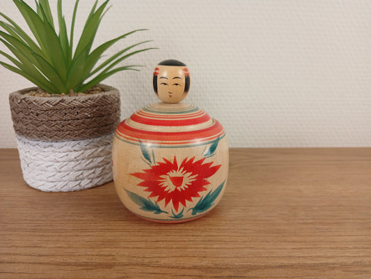 Vintage Ejiko kokeshi from the Nanbu strain by Sato Kazuo
