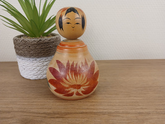 Vintage Ejiko kokeshi from the Naruko strain by Takihima Shigeru