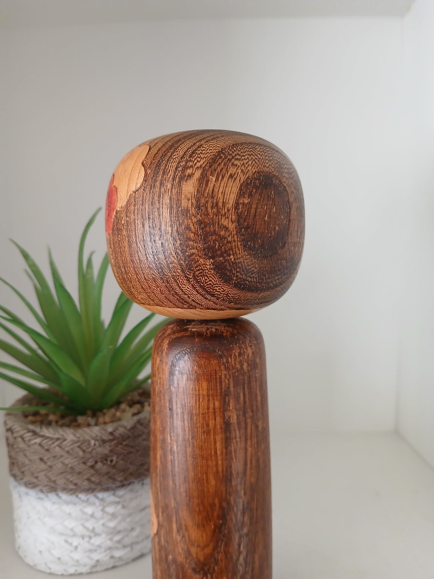 Lovely vintage Sosaku kokeshi by Yamakawa Isamu (1928-)