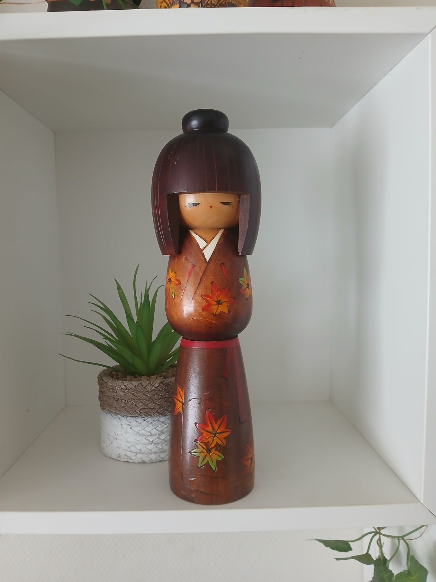 Beautiful creative kokeshi by Kishi Sadao (1932-1998)