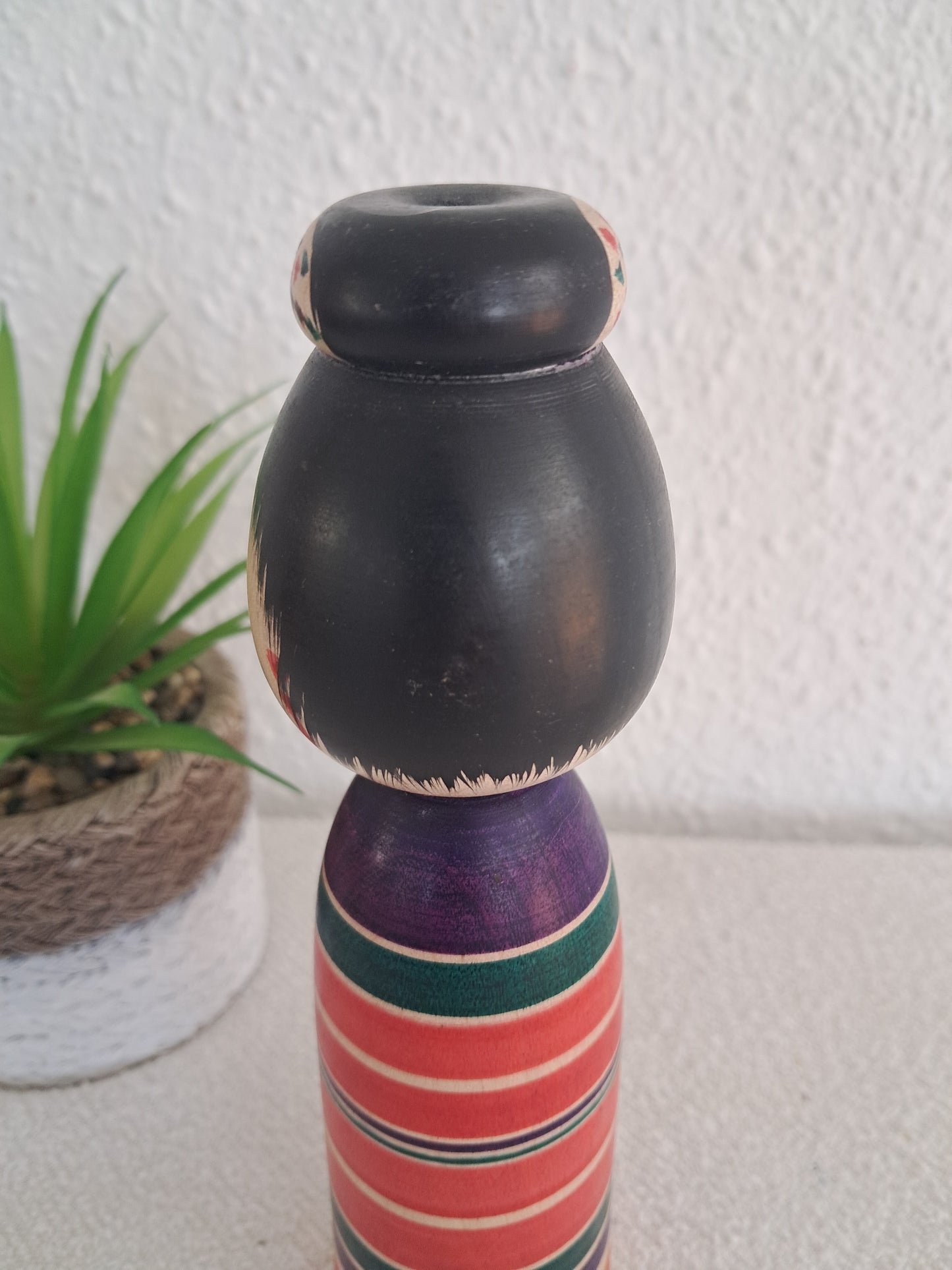 Rare Traditional Yajiro kokeshi by Niiyama Sakyo（1934-）