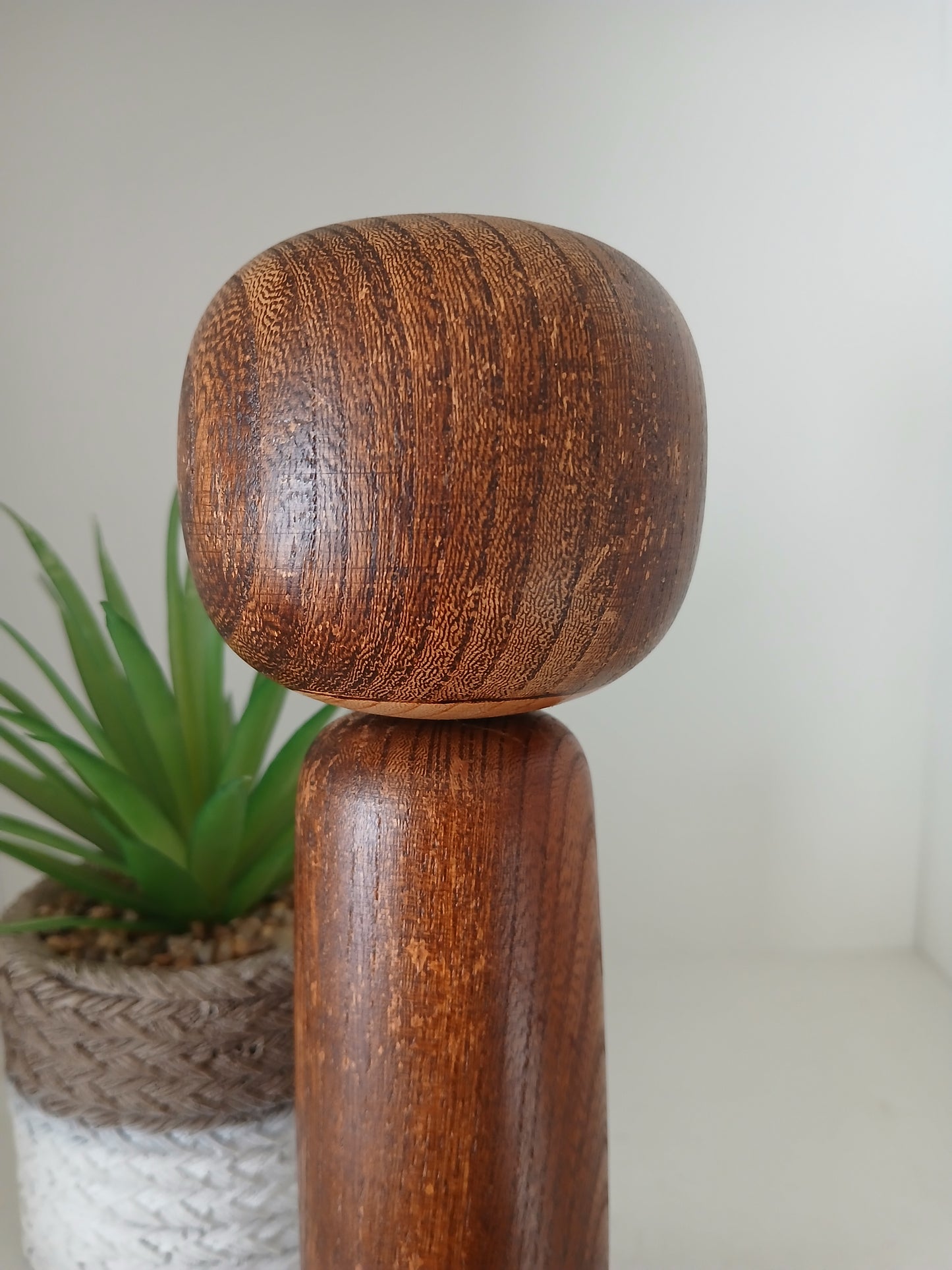 Lovely vintage Sosaku kokeshi by Yamakawa Isamu (1928-)