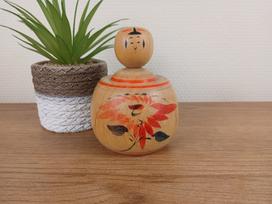 Vintage Ejiko kokeshi from the Naruko strain by Sato Mitsuko