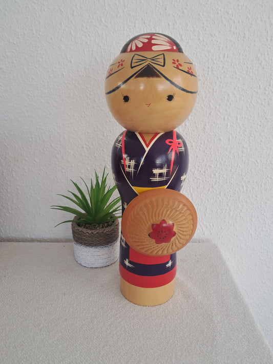 Rare exclusive creative kokeshi by Kishi Sadao (1932-1998) - XL 36cm