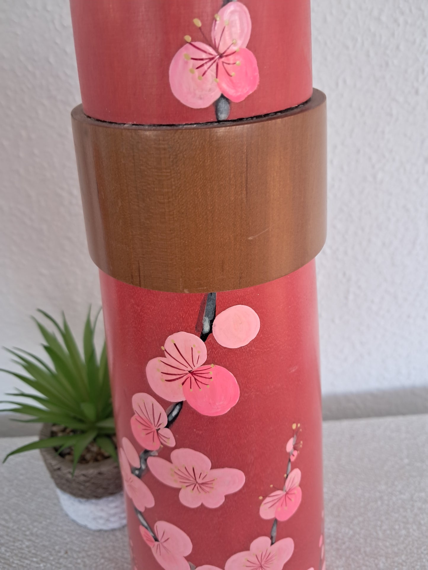 Exclusive  Sosaku kokeshi by Takahashi Akinori (1957-