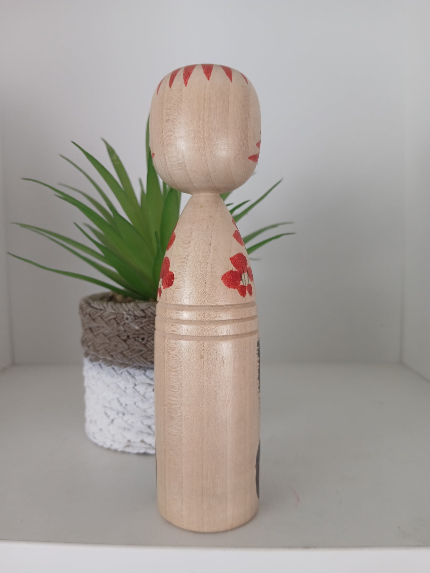 Vintage Togatta kokeshi by Sato Katsuhiro with Daruma - Dated 1992