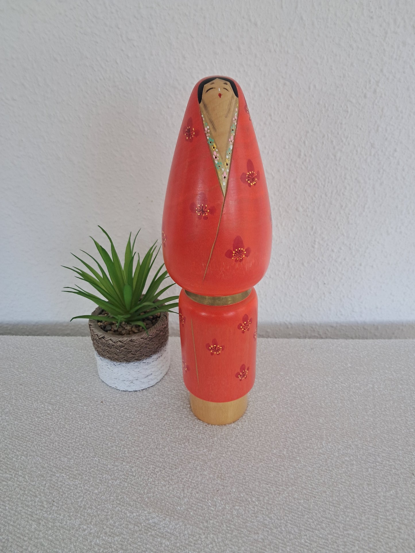 Vintage rare Sosaku Kokeshi made by Hajime Takahashi (1918-2002)