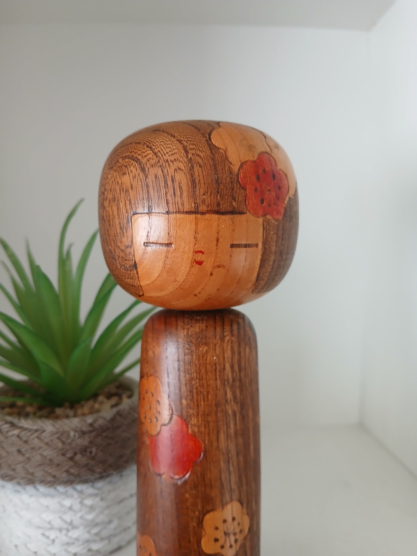 Lovely vintage Sosaku kokeshi by Yamakawa Isamu (1928-)