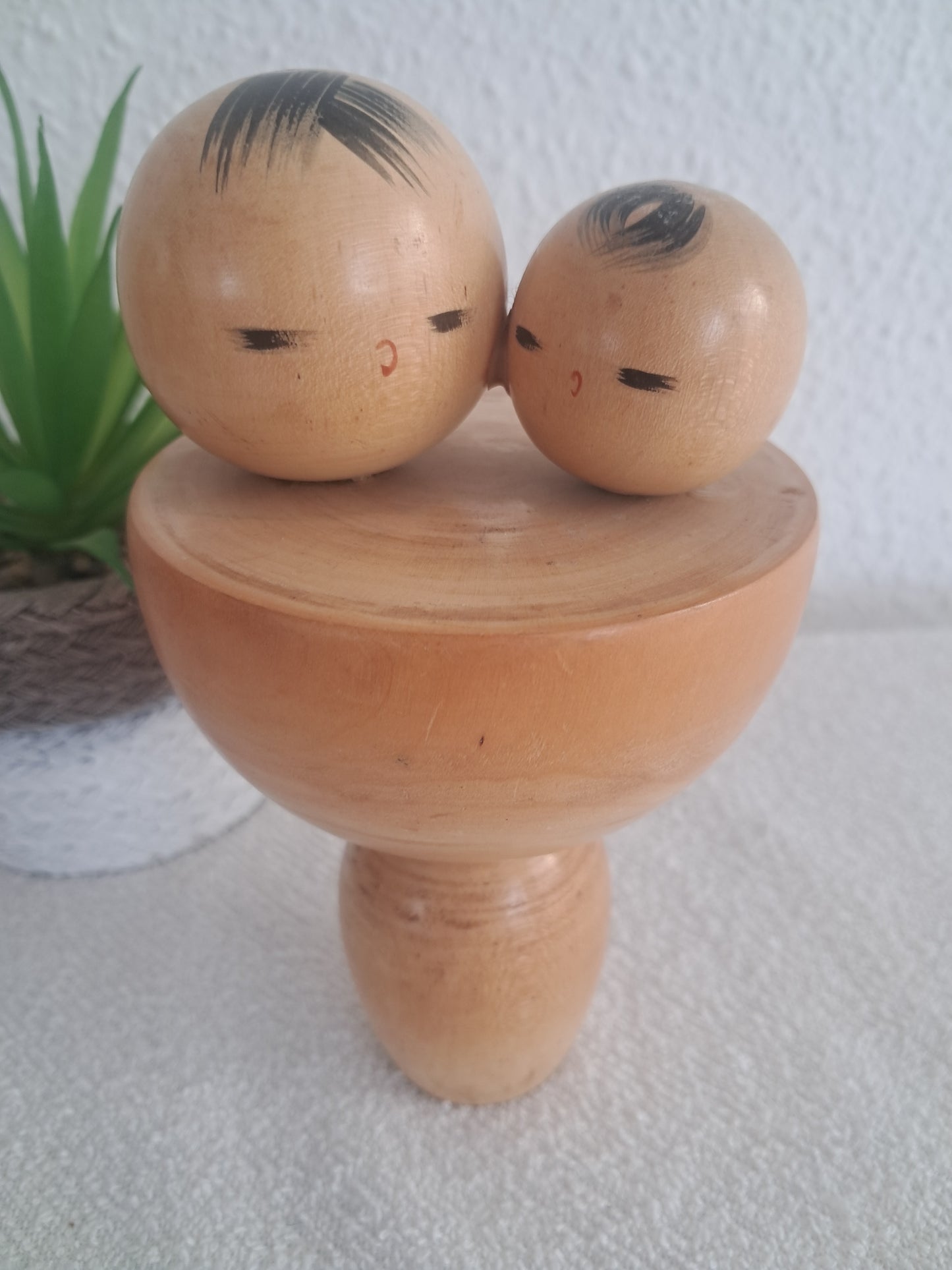 Vintage Sosaku kokeshi by Aida Harumine (Seihou)(1926-1998)