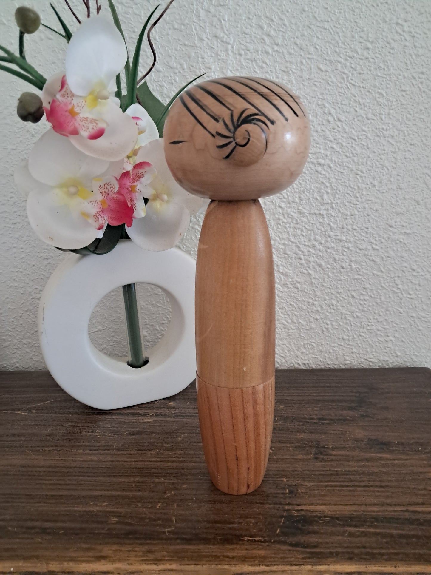 Exclusive Vintage creative Kokeshi by Kano Chiyomatsu (1935-)- 29cm