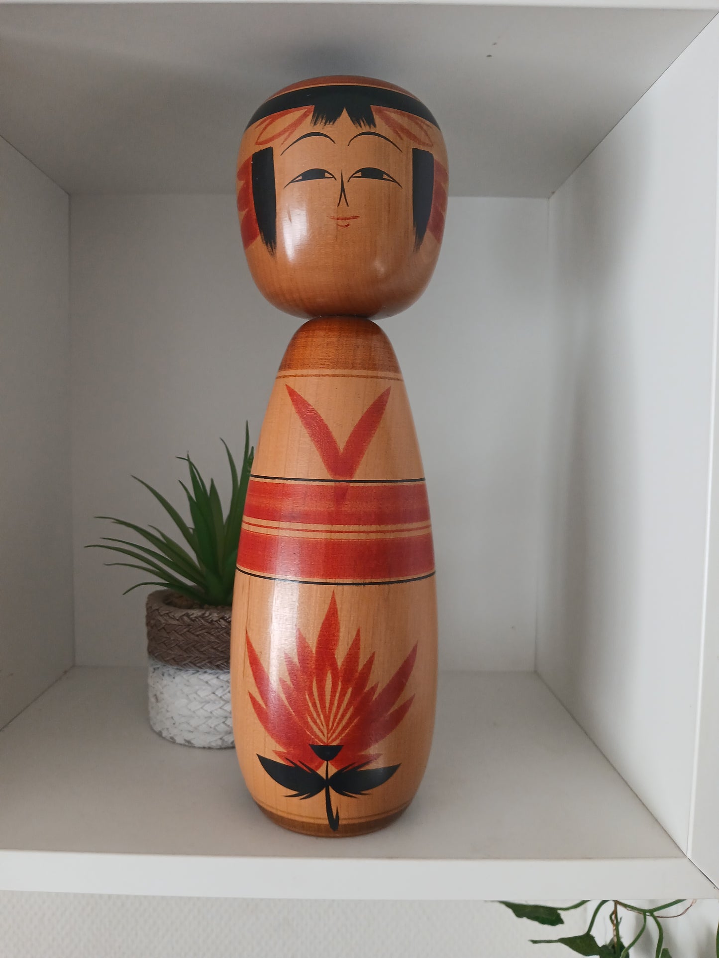 Vintage traditional Togatta kokeshi by Yasuo Maehara