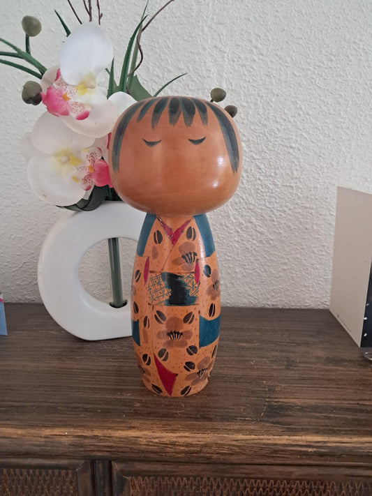 Big chunky vintage Sosaku kokeshi by Mitsuo