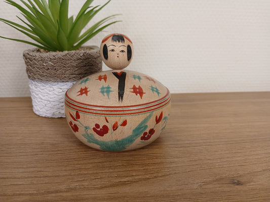 Vintage Ejiko kokeshi from the Togatta strain