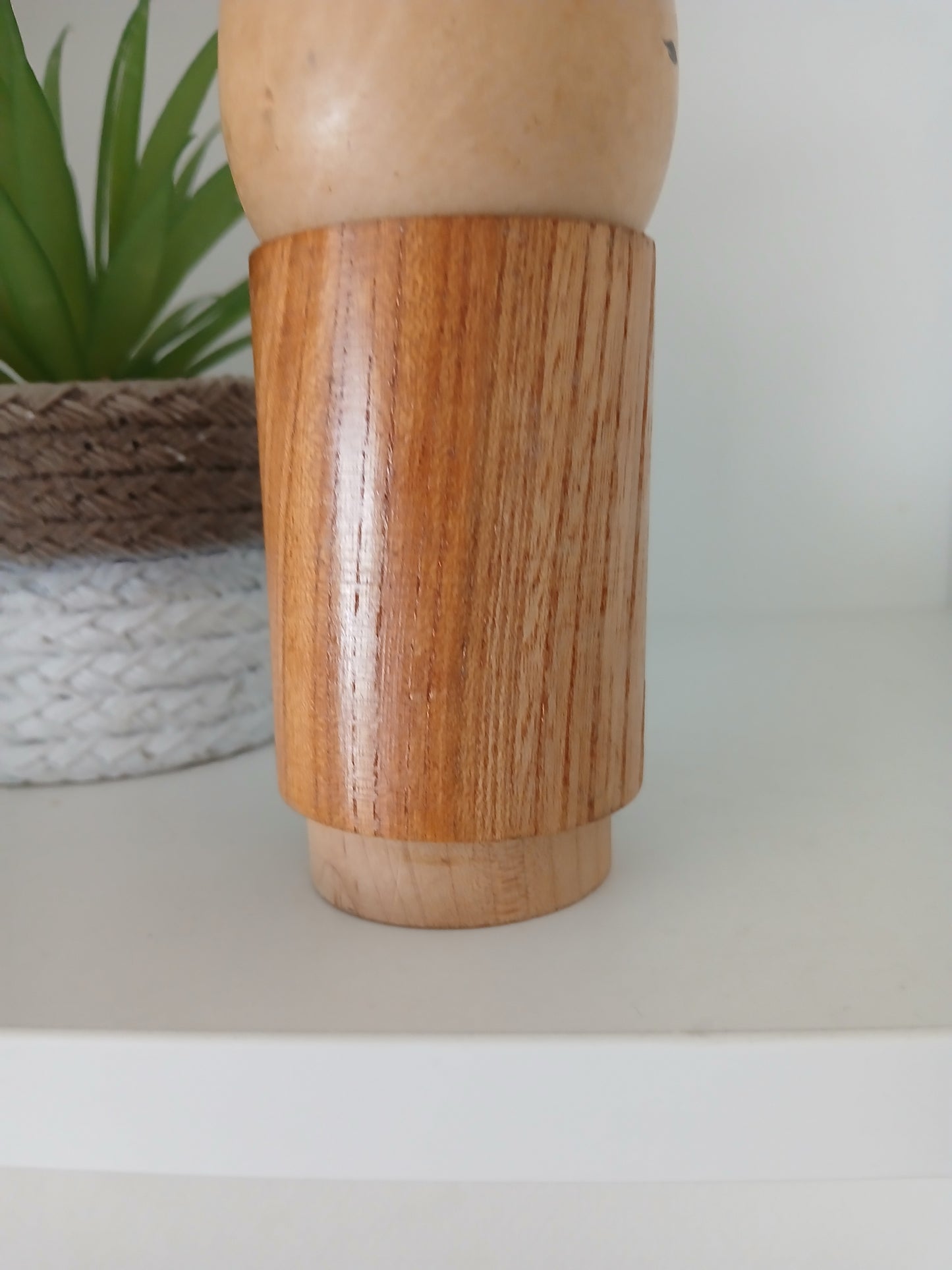 Vintage sosaku kokeshi By Issetsu Kuribayashi (1924-2011)