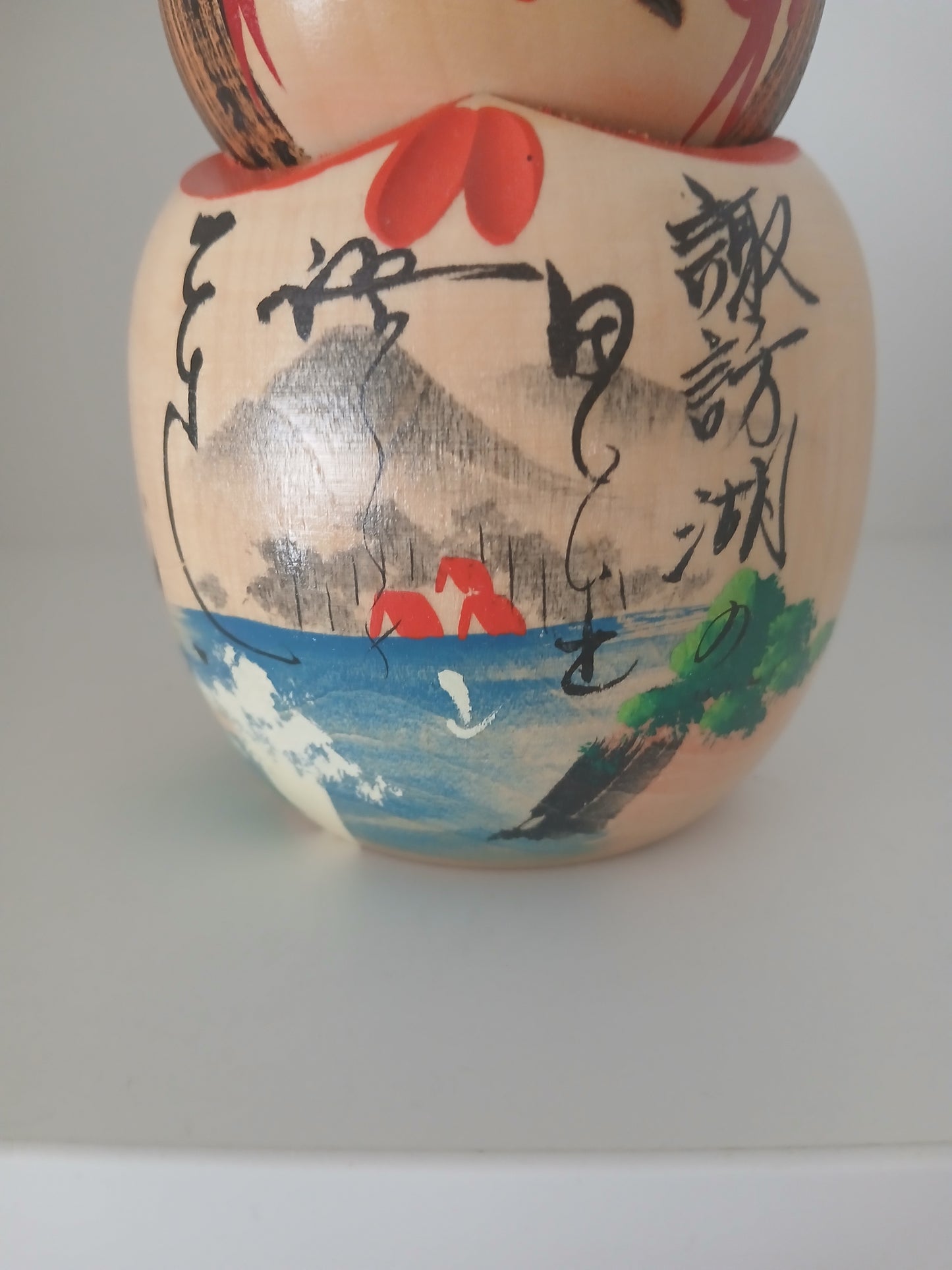Lovely sosaku kokeshi by Minori