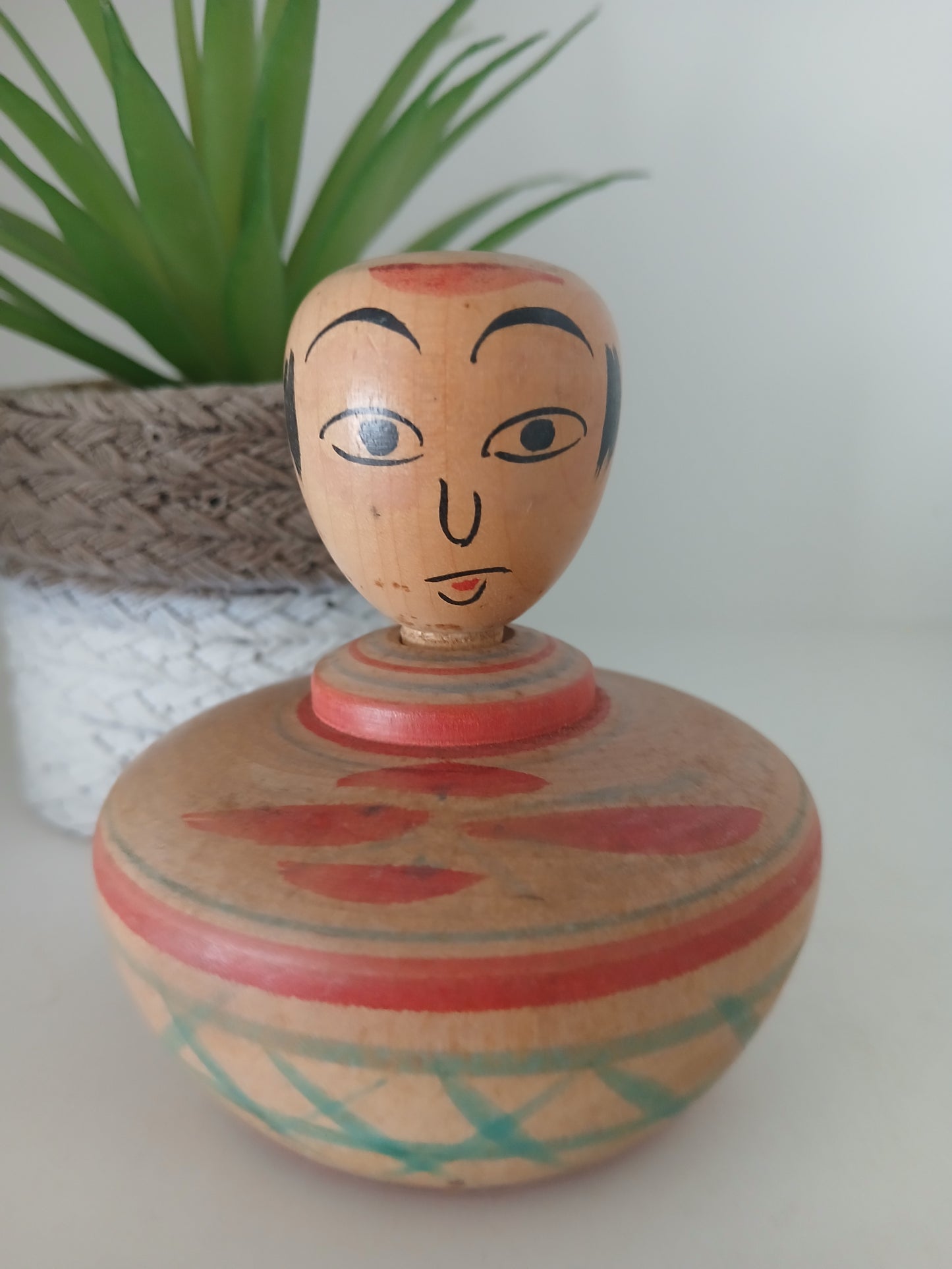 Vintage Ejiko kokeshi from the Nakanosawa strain by Fumio Kakizaki