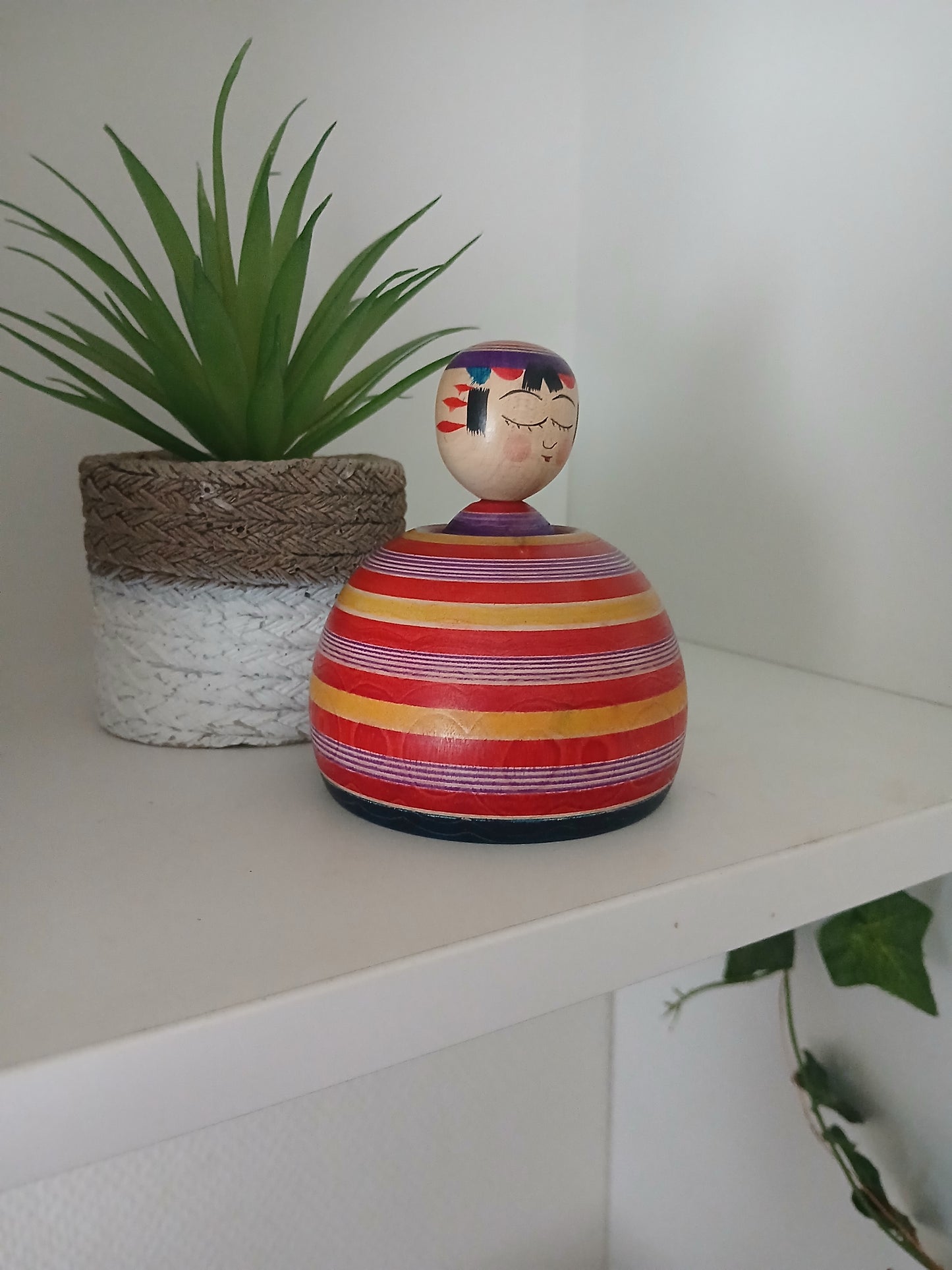 Vintage Ejiko kokeshi by Kamata Bunichi