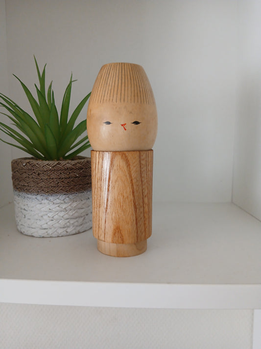 Vintage sosaku kokeshi By Issetsu Kuribayashi (1924-2011)