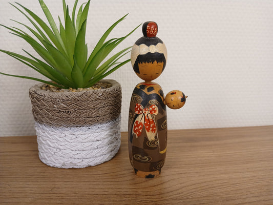 Vintage creative kokeshi - Babysitter
