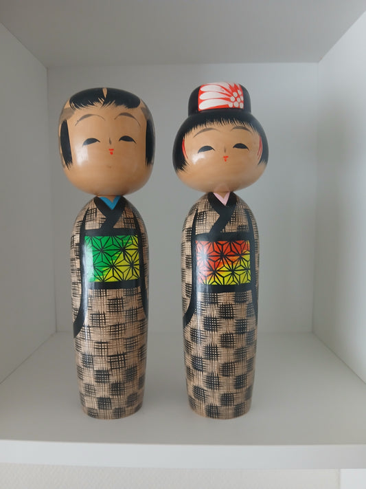 Lovely husband and wife kokeshi by Hoshi