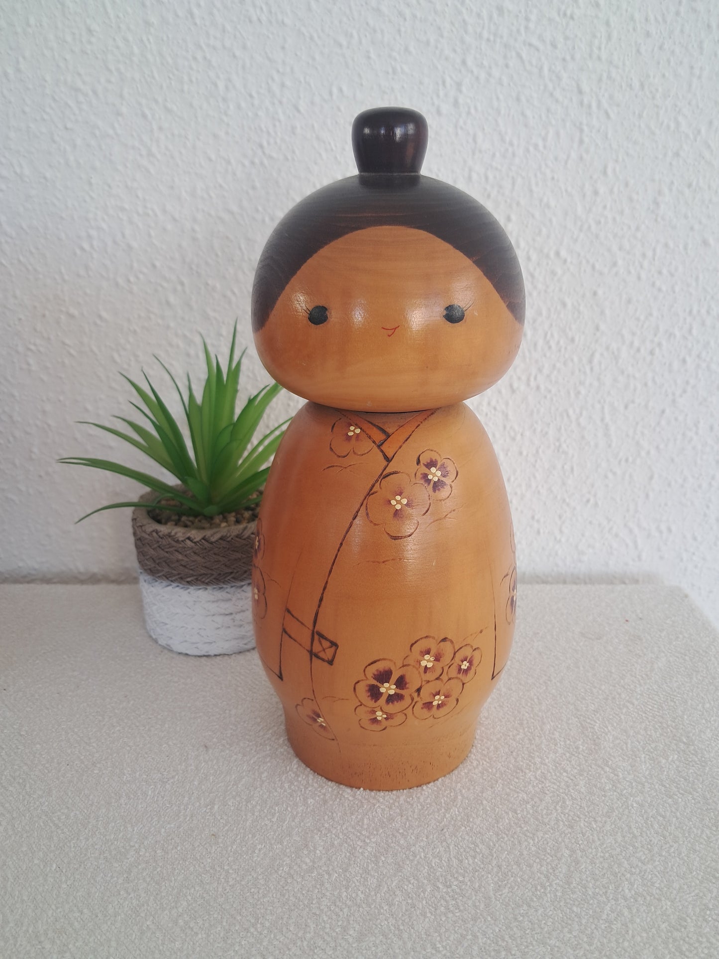 Rare Exclusive creative kokeshi by Kishi Sadao (1932-1998)