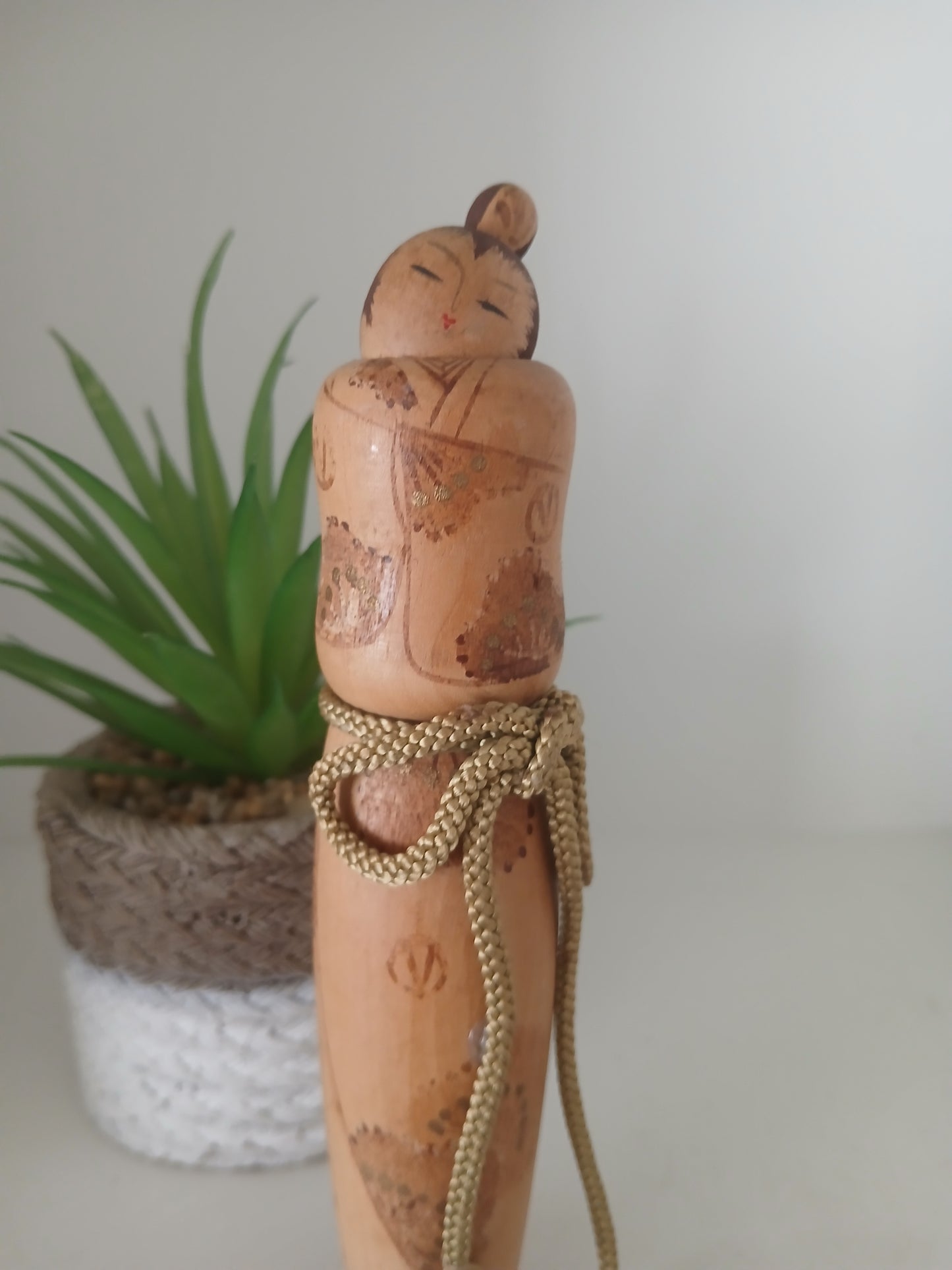 Elegant vintage creative kokeshi