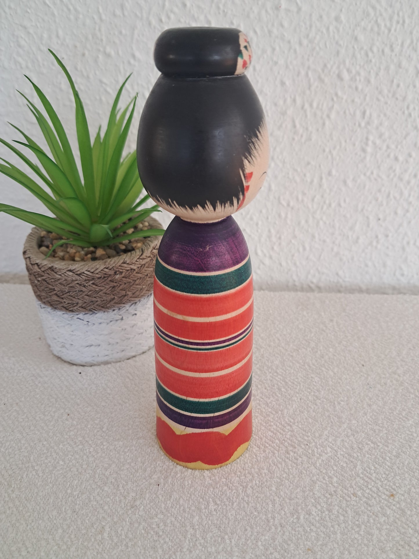 Rare Traditional Yajiro kokeshi by Niiyama Sakyo（1934-）