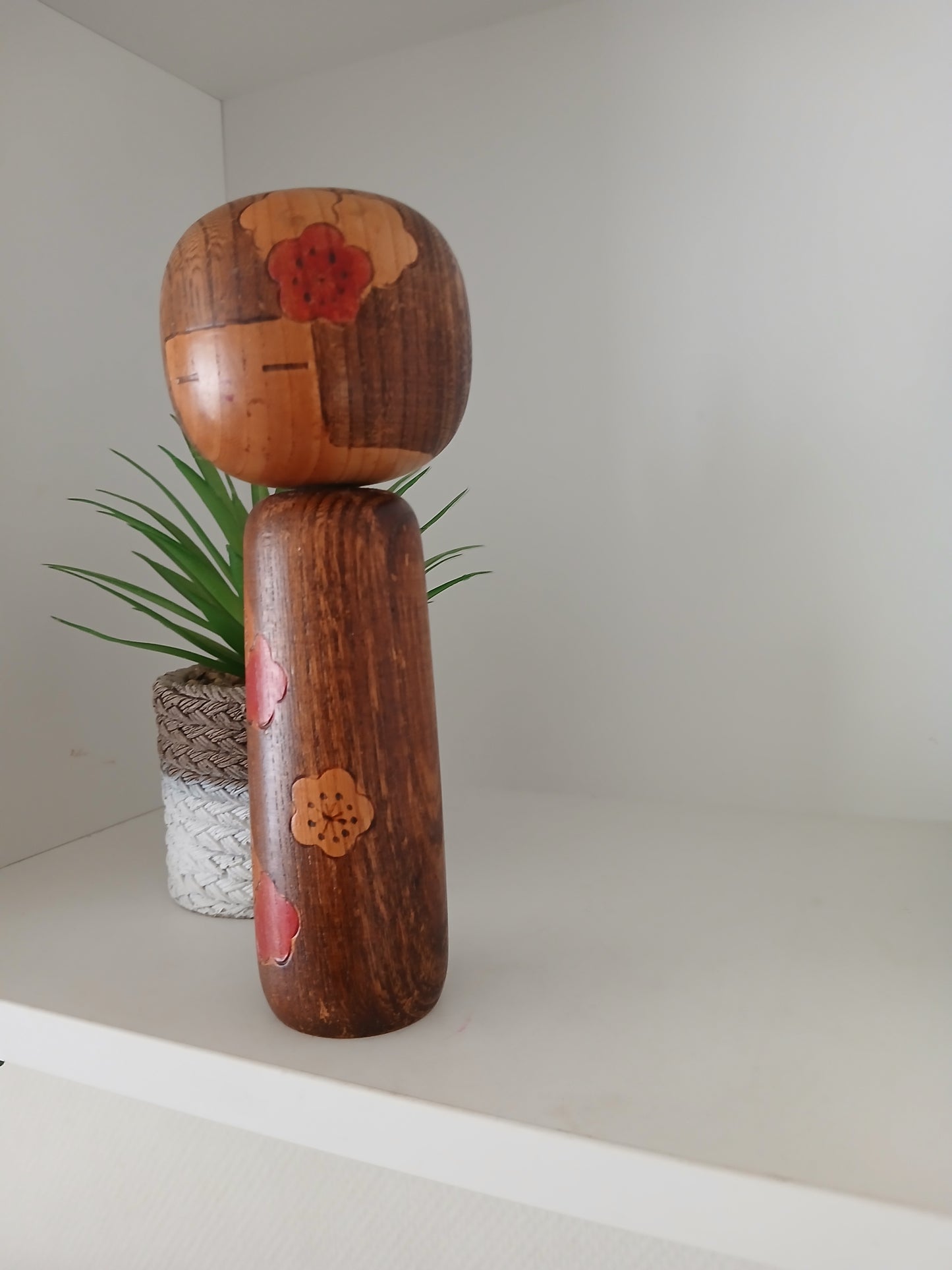 Lovely vintage Sosaku kokeshi by Yamakawa Isamu (1928-)