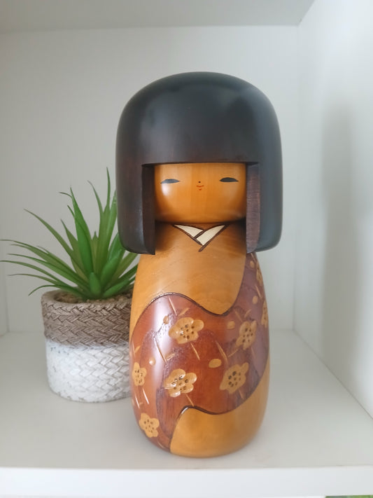 Vintage Gumma kokeshi by Usaburo
