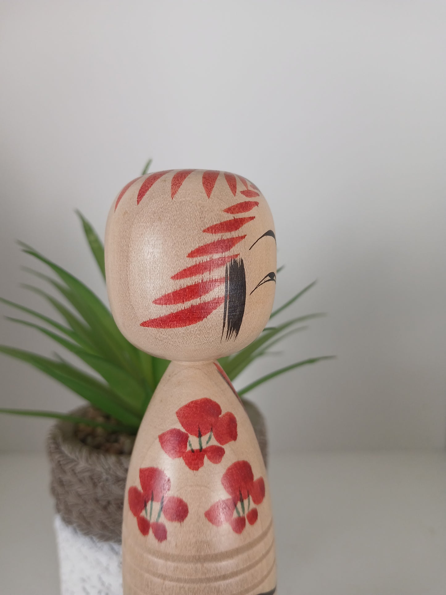 Vintage Togatta kokeshi by Sato Katsuhiro with Daruma - Dated 1992