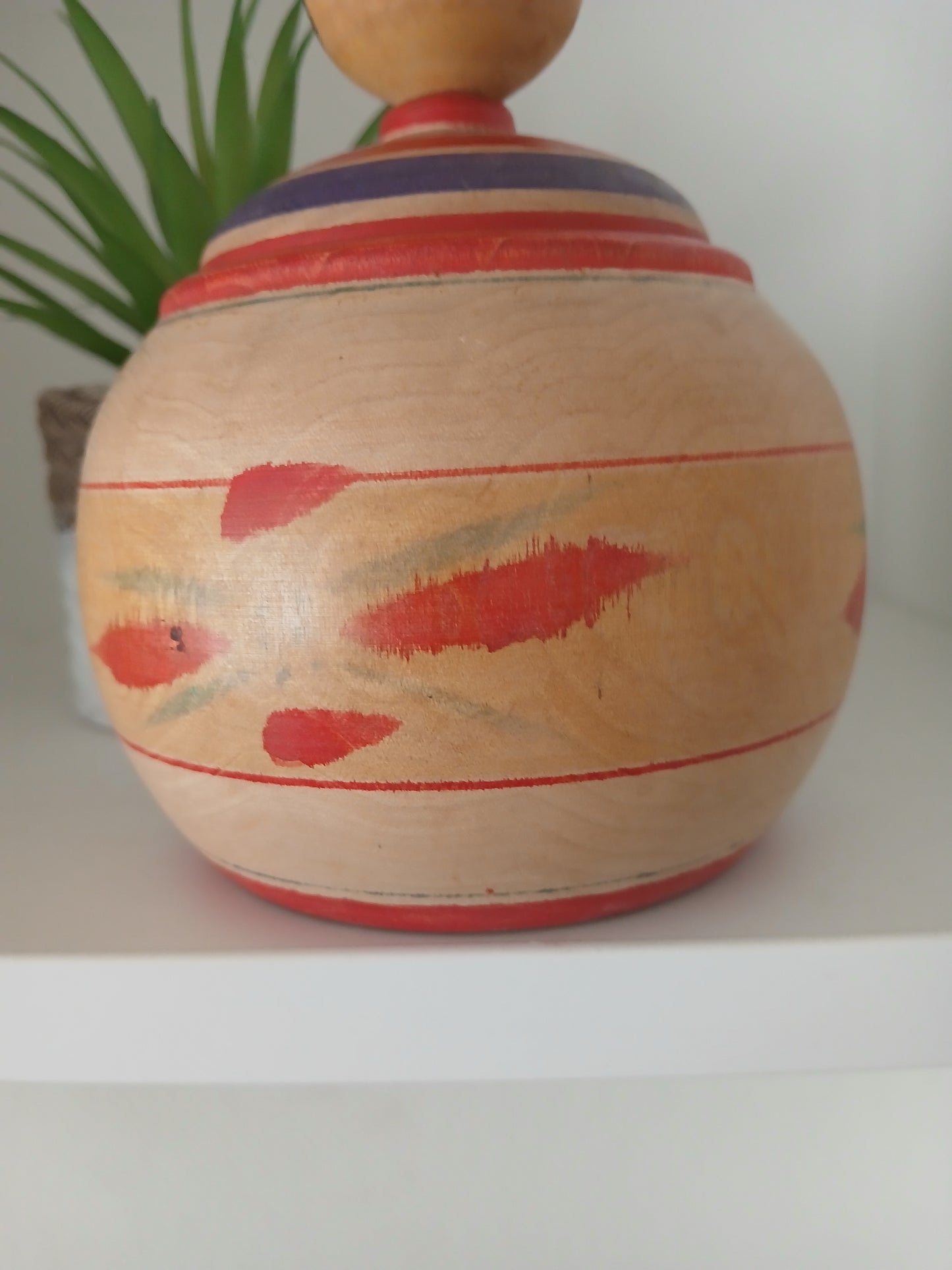 Vintage Ejiko kokeshi from the Nakanosawa strain by Fukuchi Yoshio - With container