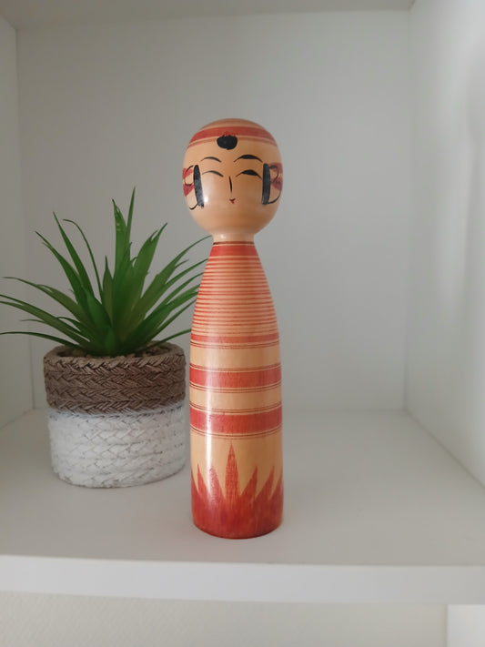 Vintage traditional Yajiro Kokeshi by  Hayashi Jyuukichi (1920- 1999)
