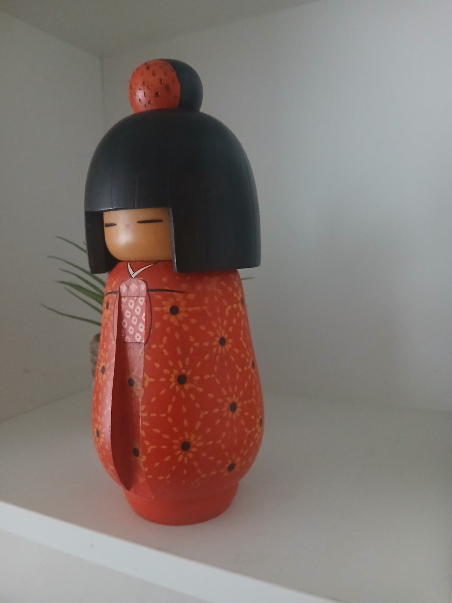 Vintage Gumma kokeshi made by Kazuo Takamizawa (1927-)