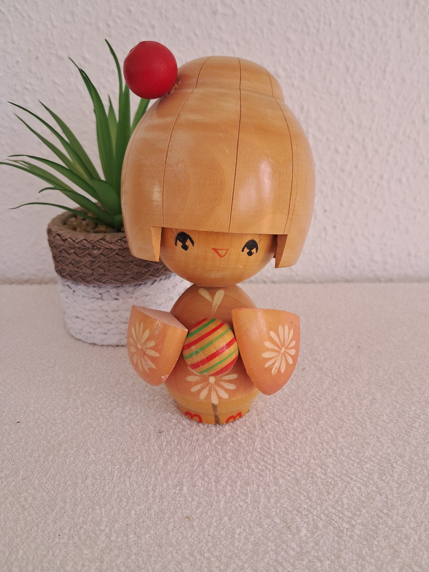 Cute Sosaku kokeshi by Ishida Waichi