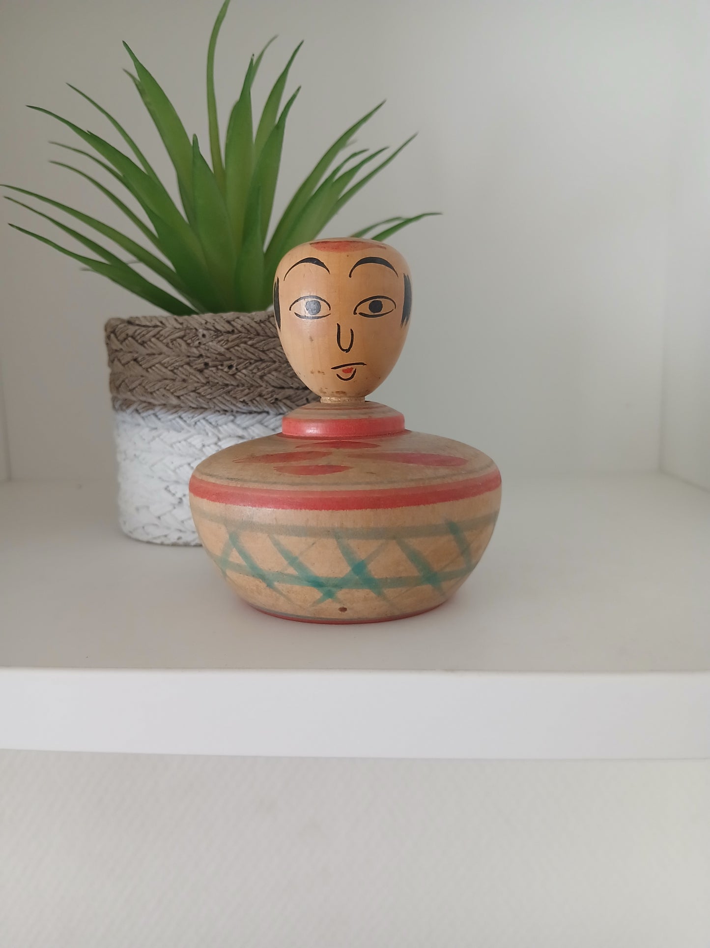 Vintage Ejiko kokeshi from the Nakanosawa strain by Fumio Kakizaki