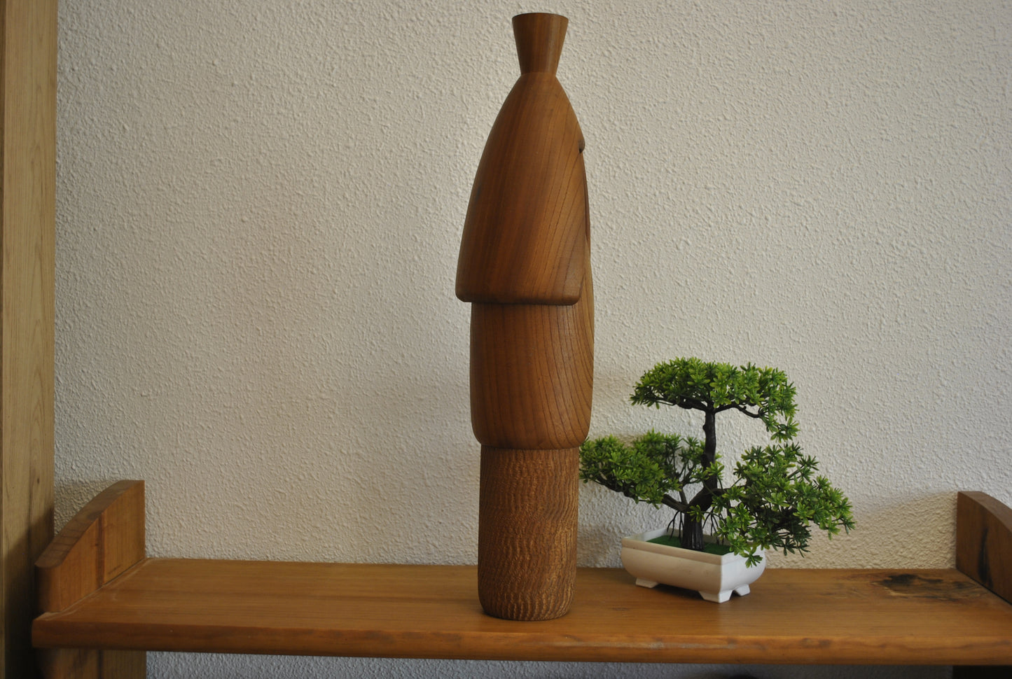 Exclusive  vintage sosaku kokeshi made by Shouzan Shido (1932-1995) 47cm!