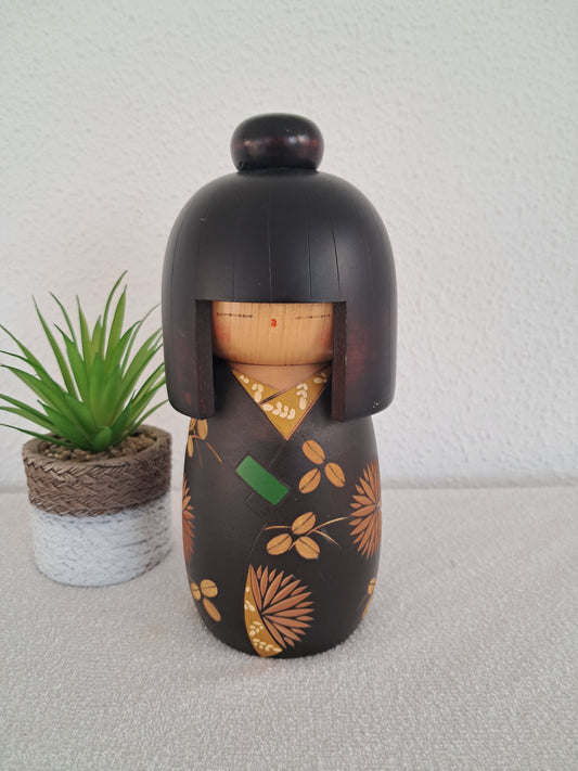 Vintage Gumma kokeshi made by Kazuo Takamizawa (1927-)