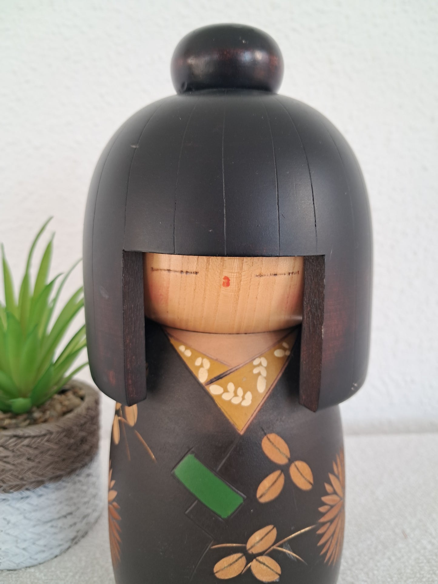 Vintage Gumma kokeshi made by Kazuo Takamizawa (1927-)