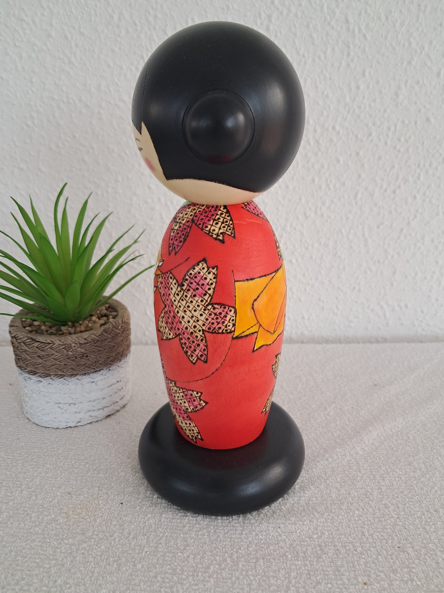 Unique kokeshi by Oki Yasunobu