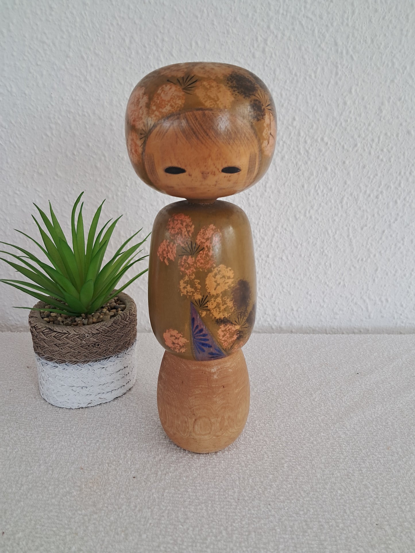 Vintage sosaku kokeshi by Kato Masami