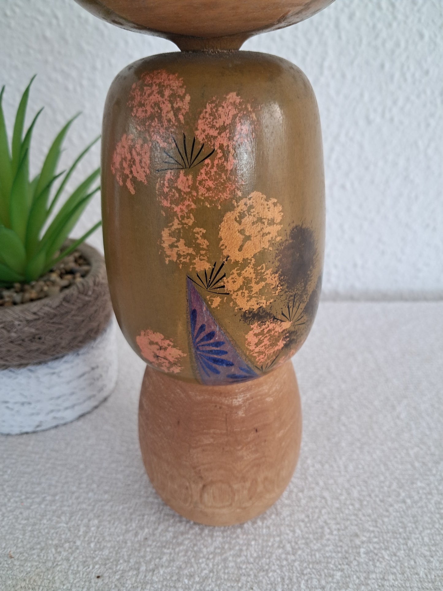 Vintage sosaku kokeshi by Kato Masami