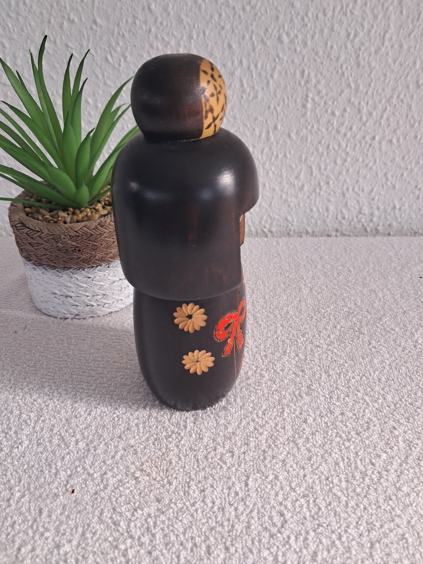 Vintage Gumma kokeshi by Hajime Miyashita (1940-)