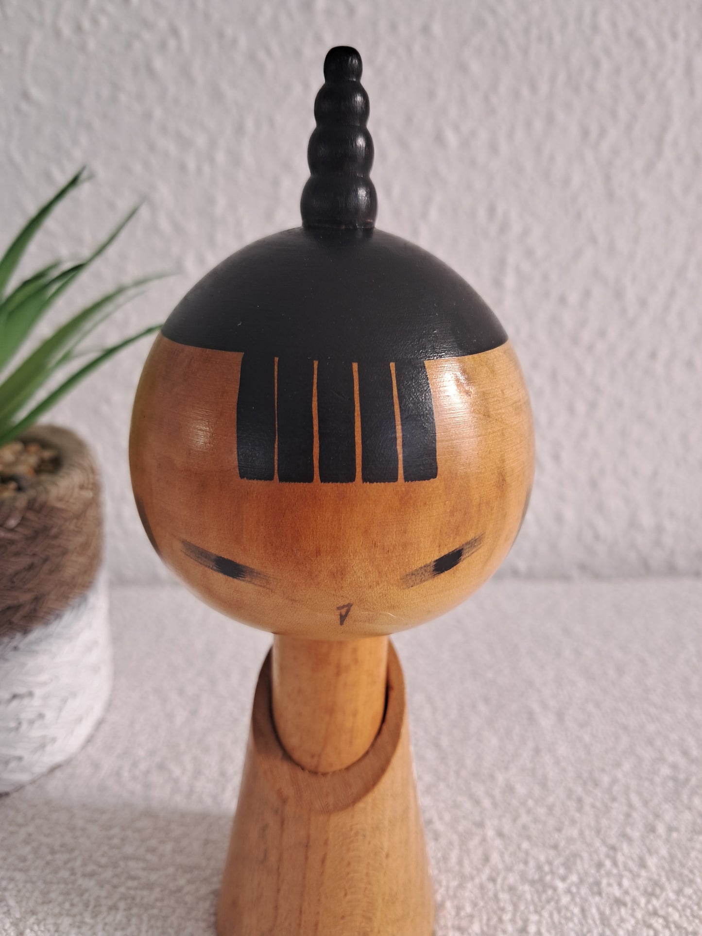 Exclusive kokeshi by Aida Harumine ( Seihou ) (1926-1998)